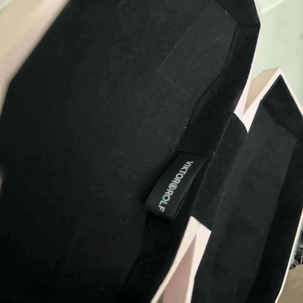 Viktor & Rolf Flowerbomb Pink Geometric Clutch - Picture 7 of 9